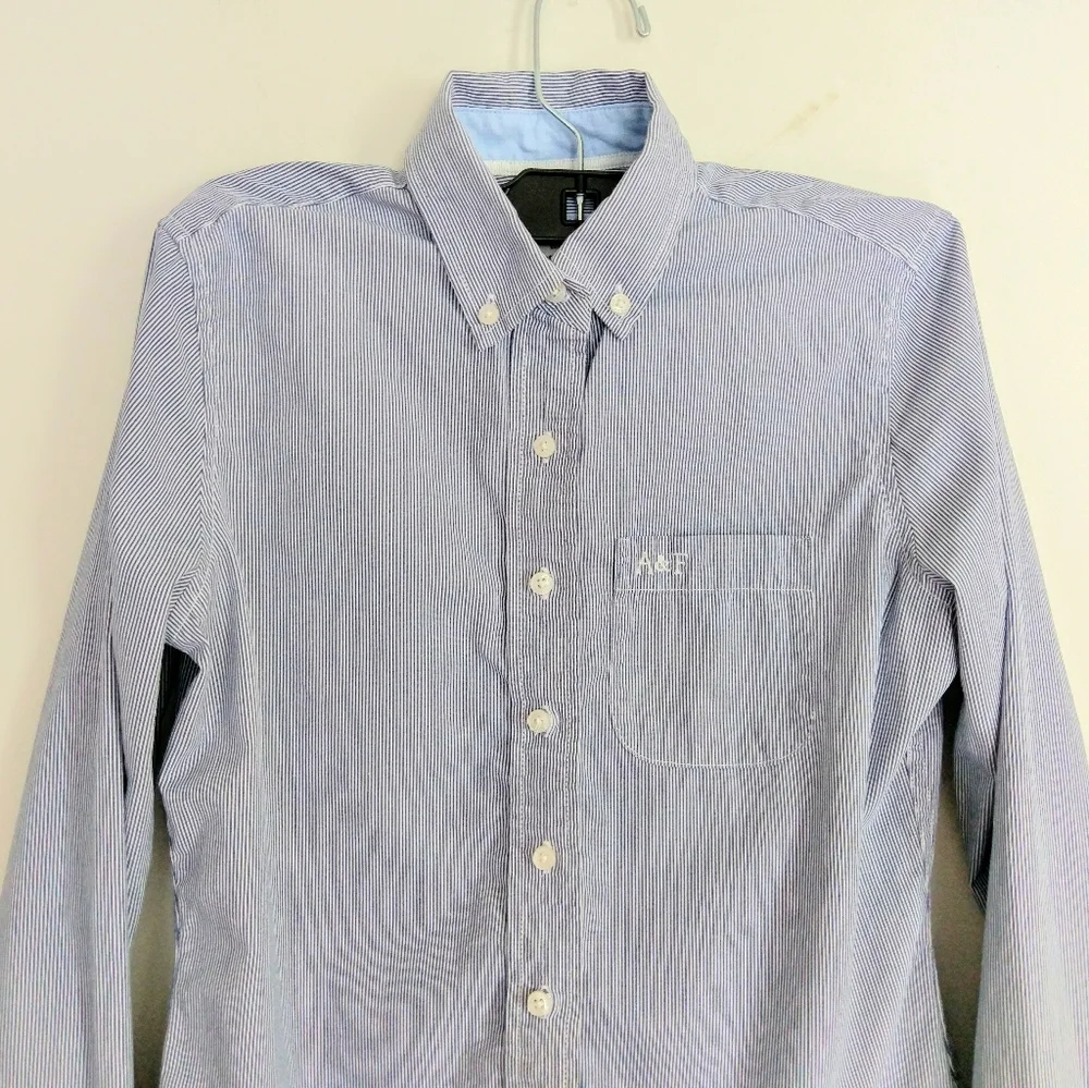 3/12 A&F blue white button down shirt curvy wa… - Picture 5 of 14